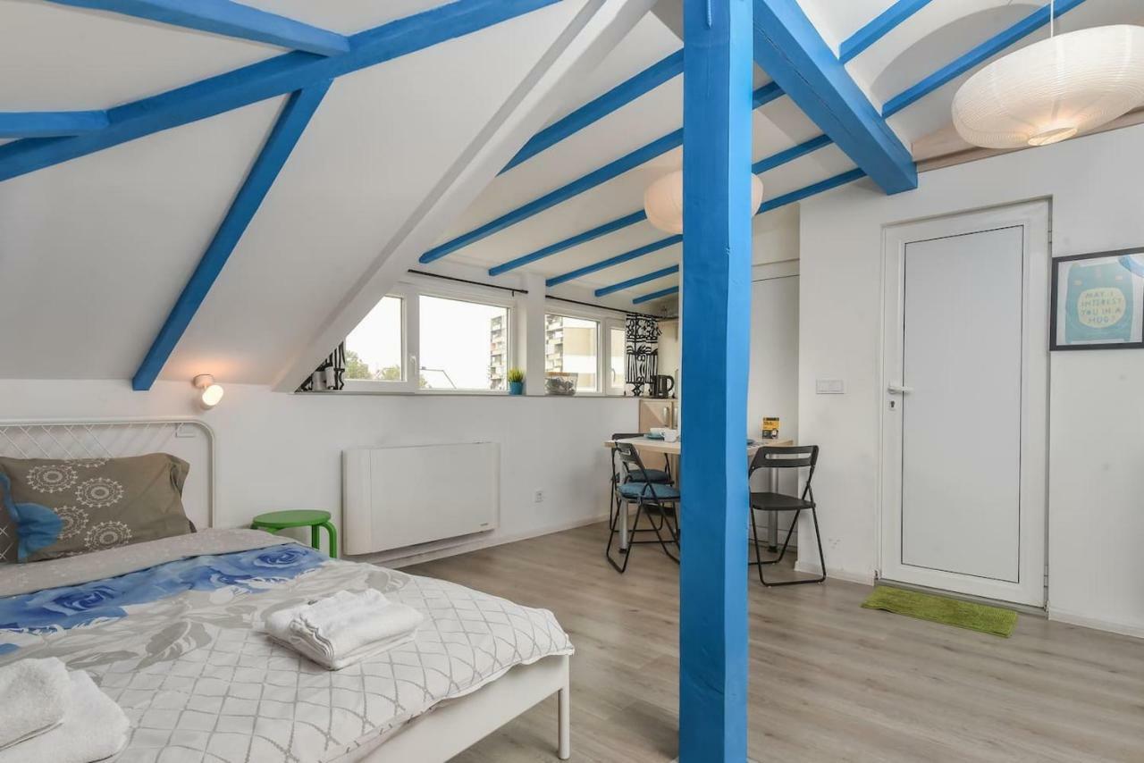 The Ivy House - A Cozy Attic Near The City Center By Flat Mаnager Sofia Exteriör bild