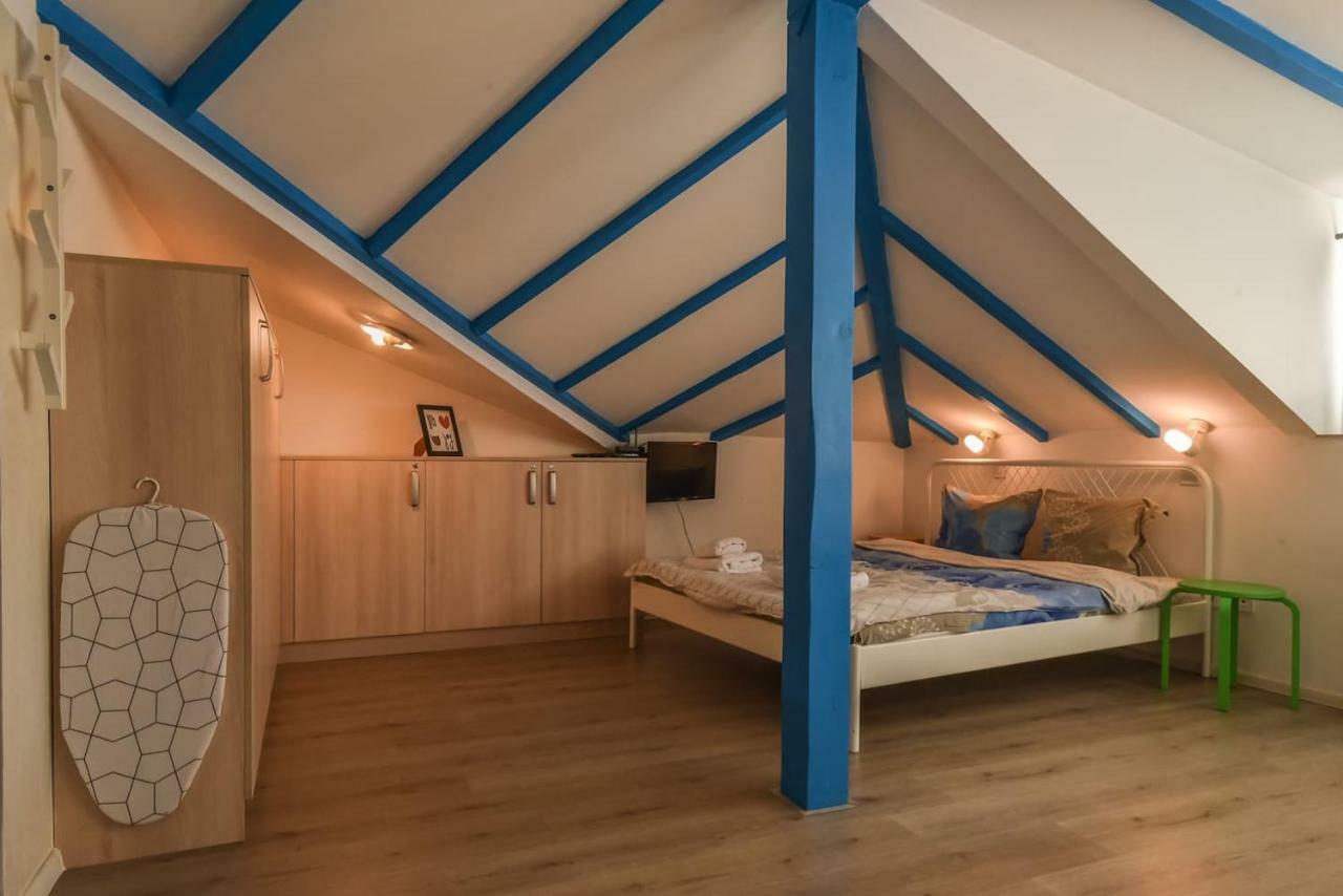 The Ivy House - A Cozy Attic Near The City Center By Flat Mаnager Sofia Exteriör bild