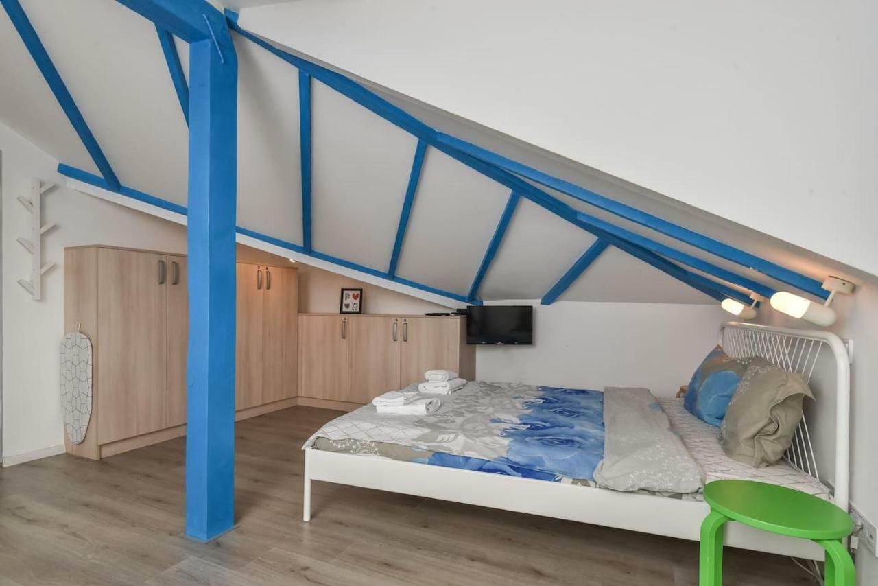 The Ivy House - A Cozy Attic Near The City Center By Flat Mаnager Sofia Exteriör bild