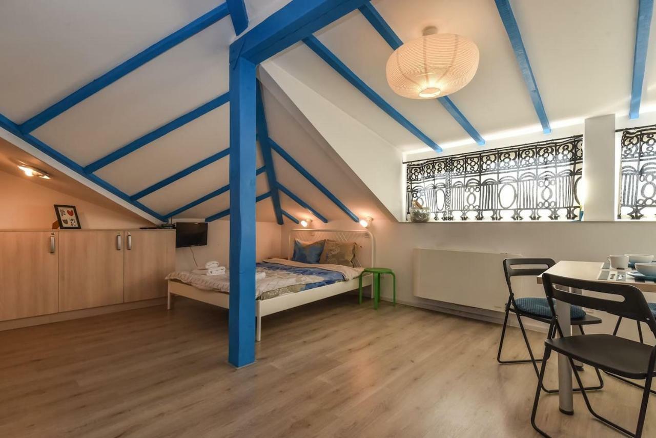 The Ivy House - A Cozy Attic Near The City Center By Flat Mаnager Sofia Exteriör bild